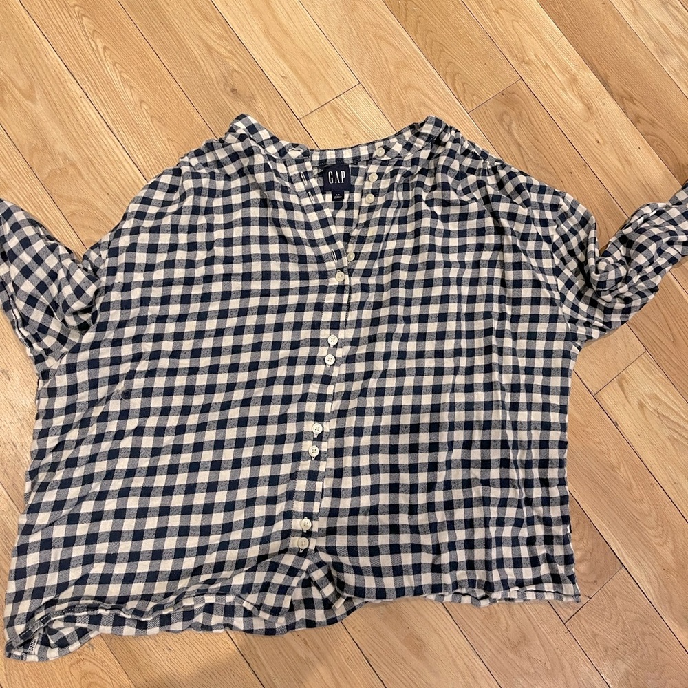 Gap long sleeve shirt